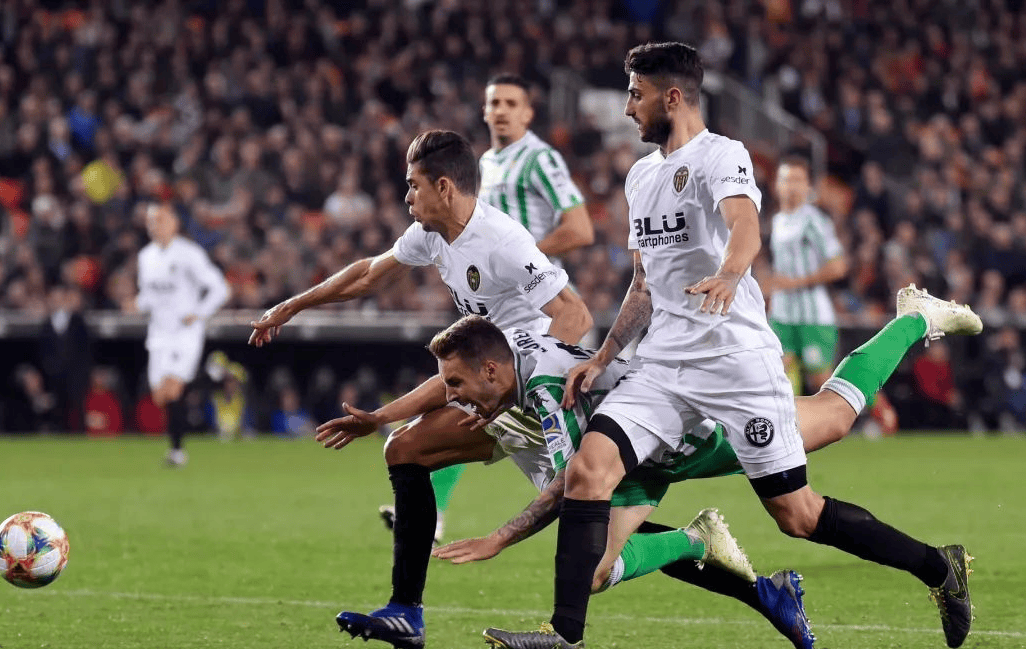 今晚毕尔巴鄂竞技调整名单以备CBA常规赛，回应争议环节打磨，媒体盛赞，高层口径保持一致